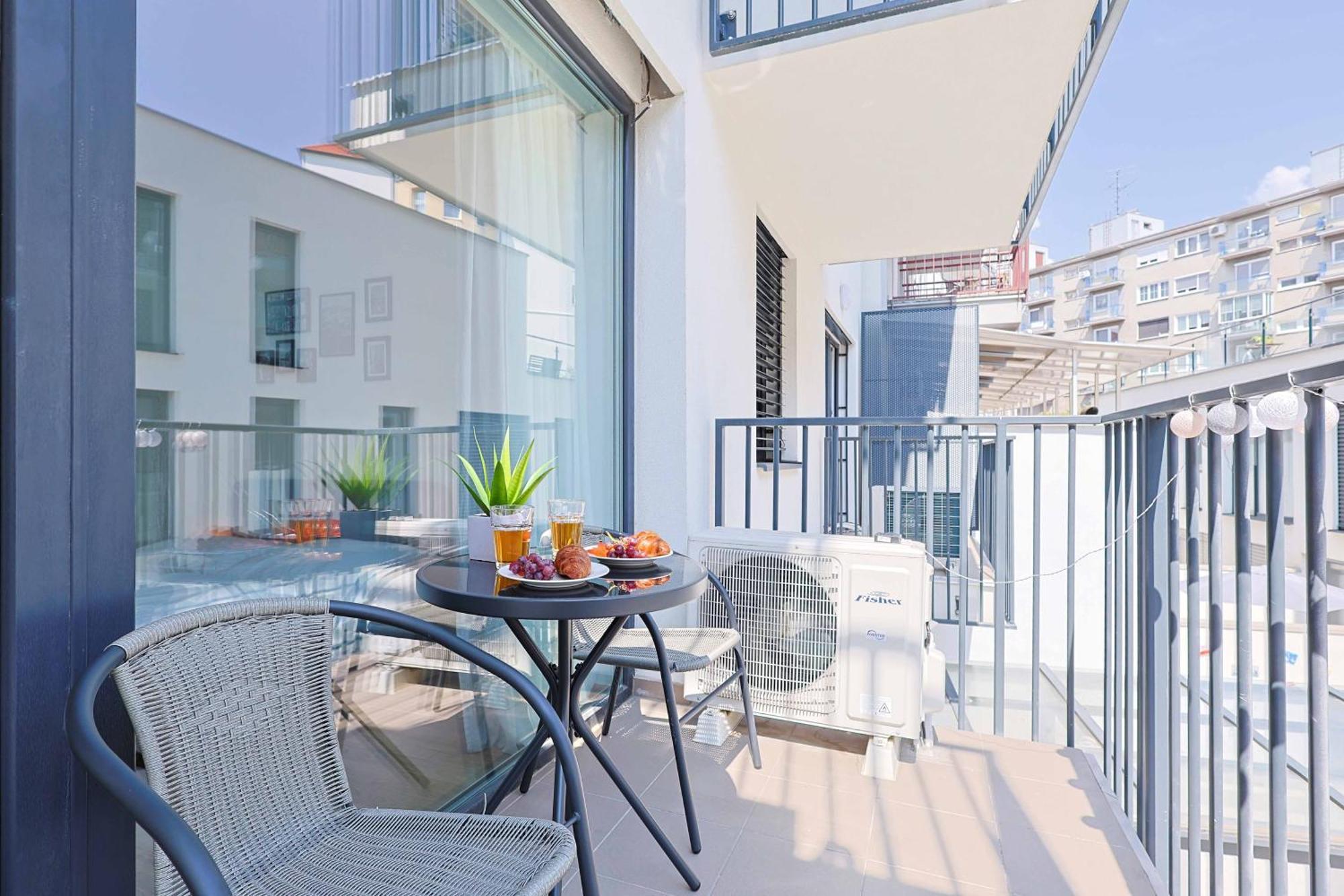 Adamick Place In City Centre With Free Parking Bratislava Exterior foto