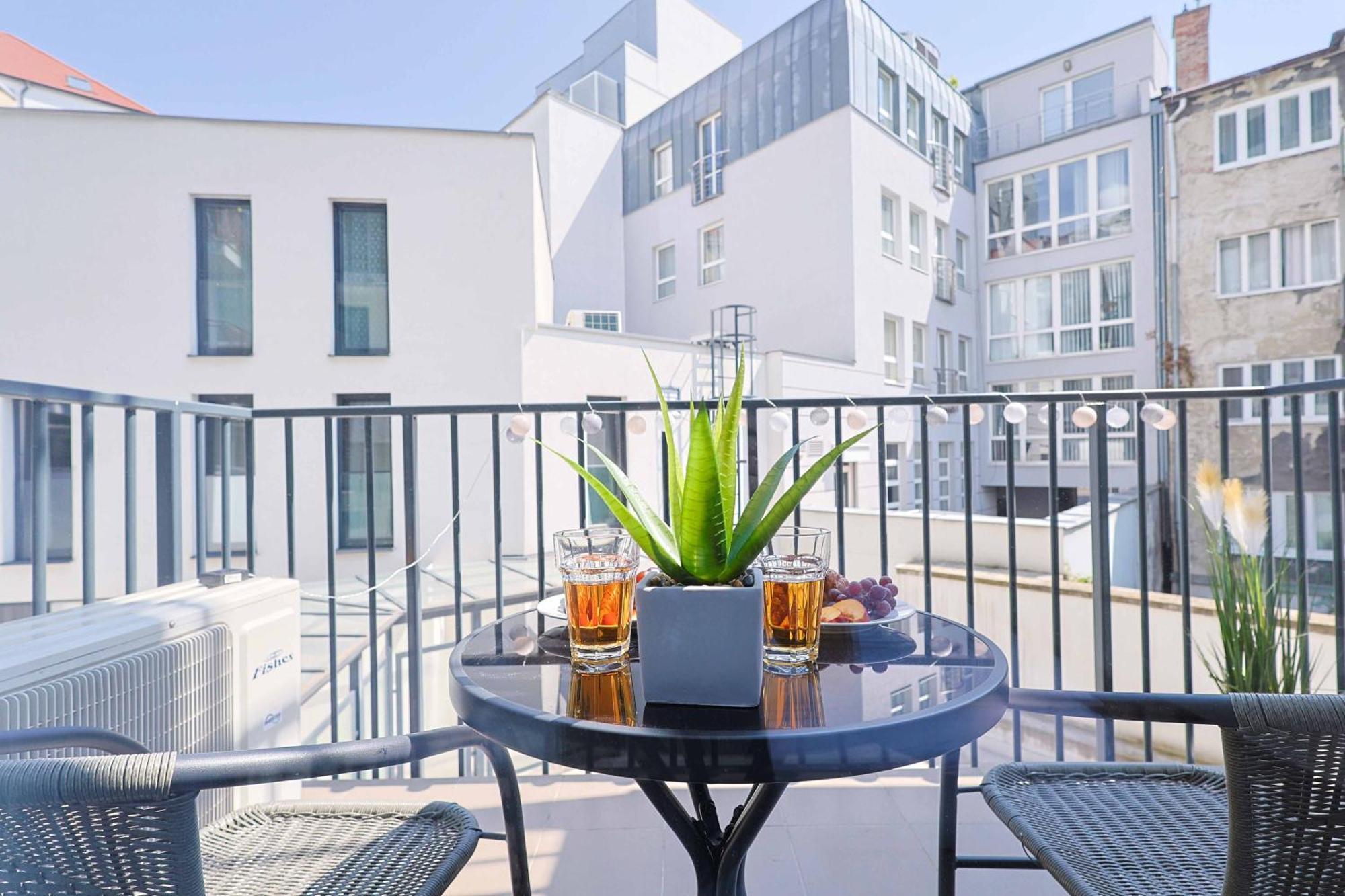 Adamick Place In City Centre With Free Parking Bratislava Exterior foto